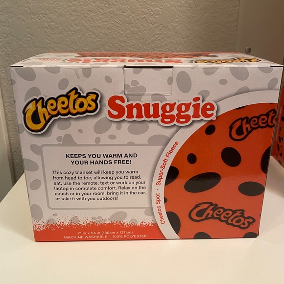 NEW Cheetos Snuggie Wearable Blanket with Sleeves Soft Throw Fleece Cheeto Spots - Picture 7 of 11